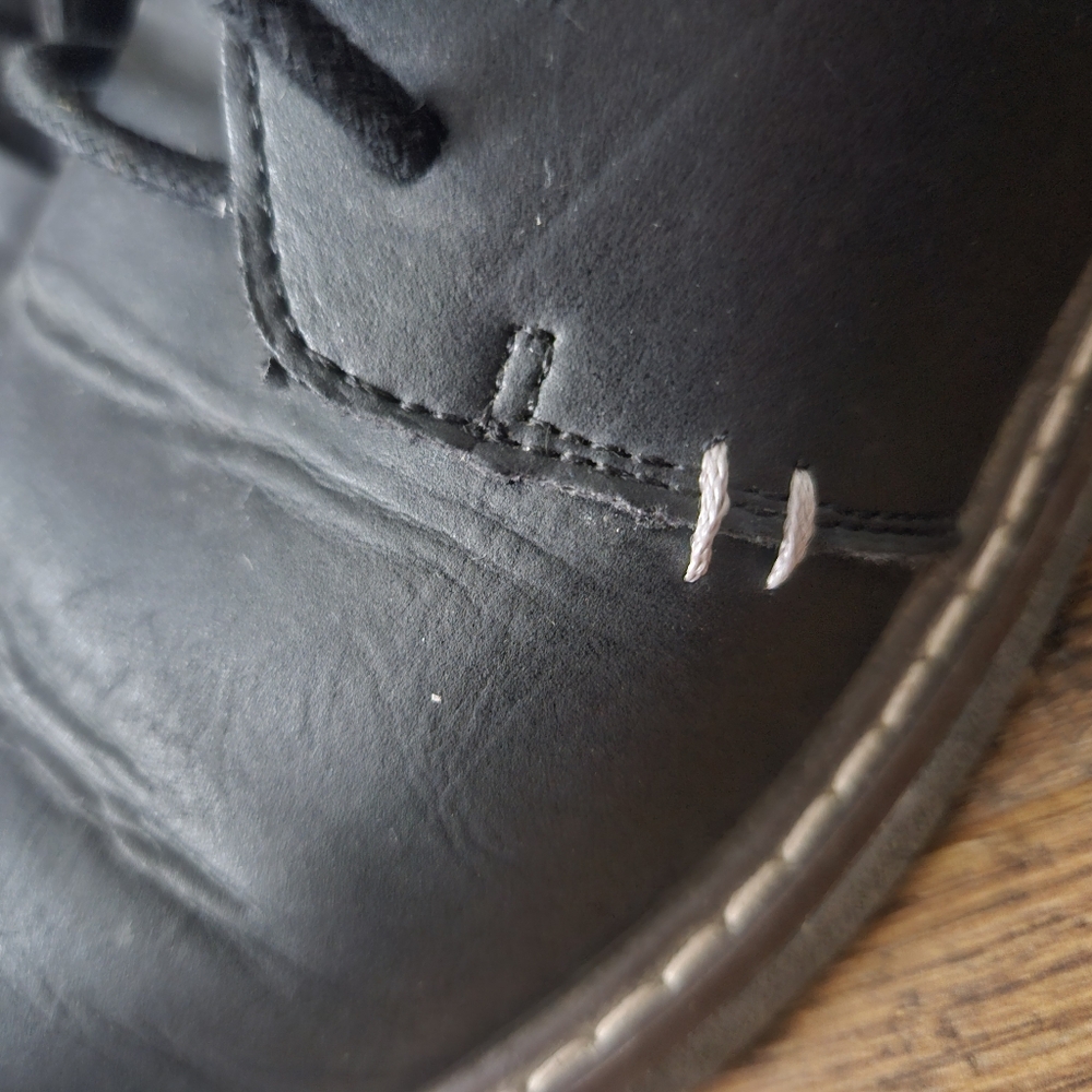 Men's Black Shoes, Size 7 - Picture 11 of 11